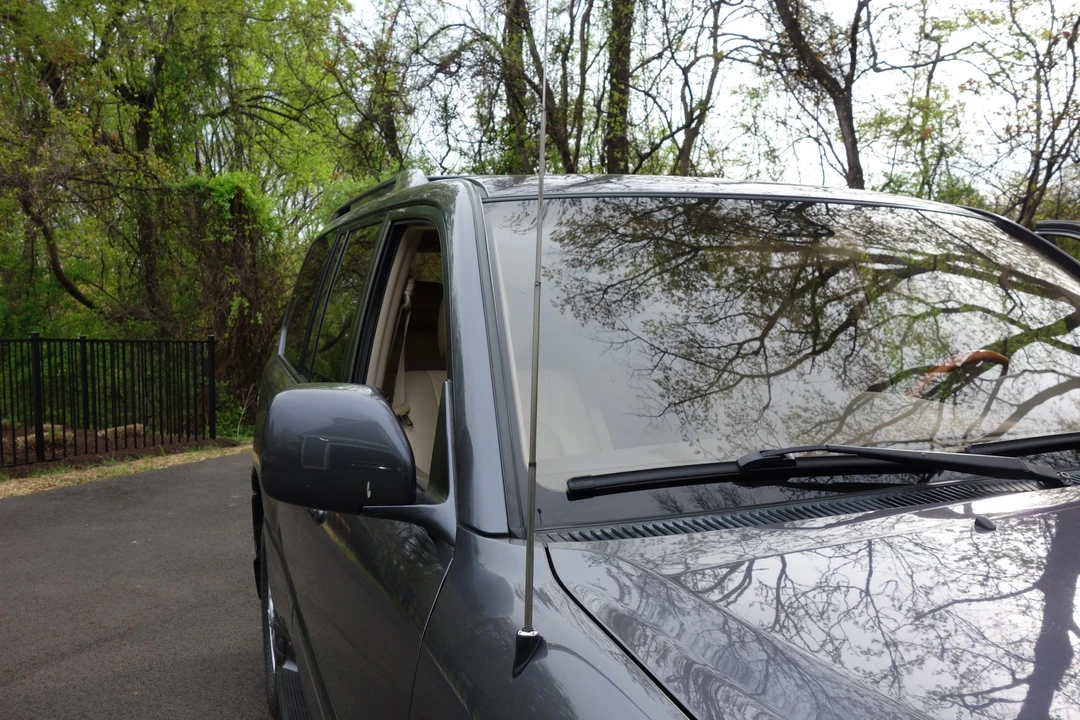 2003 Lexus LX 2nd Gen - Image 24 of 31