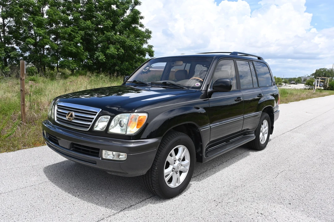 2003 Lexus LX 2nd Gen - Image 6 of 31