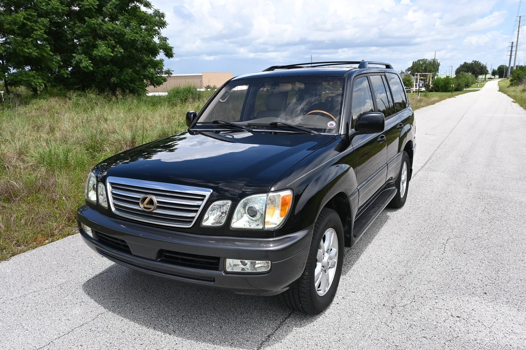 2003 Lexus LX 2nd Gen - Image 4 of 31