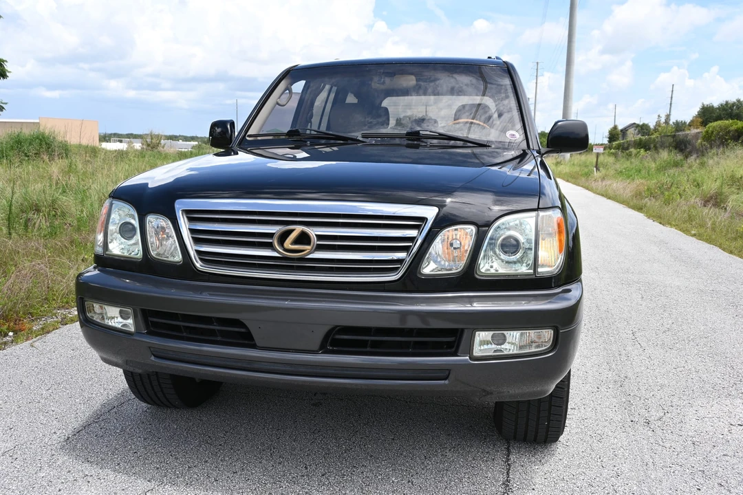 2003 Lexus LX 2nd Gen - Image 3 of 31