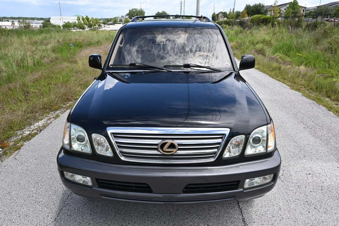2003 Lexus LX 2nd Gen - Image 29 of 31