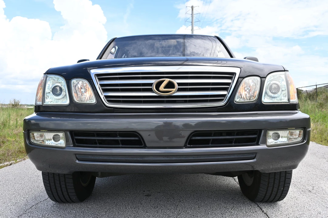 2003 Lexus LX 2nd Gen - Image 31 of 31