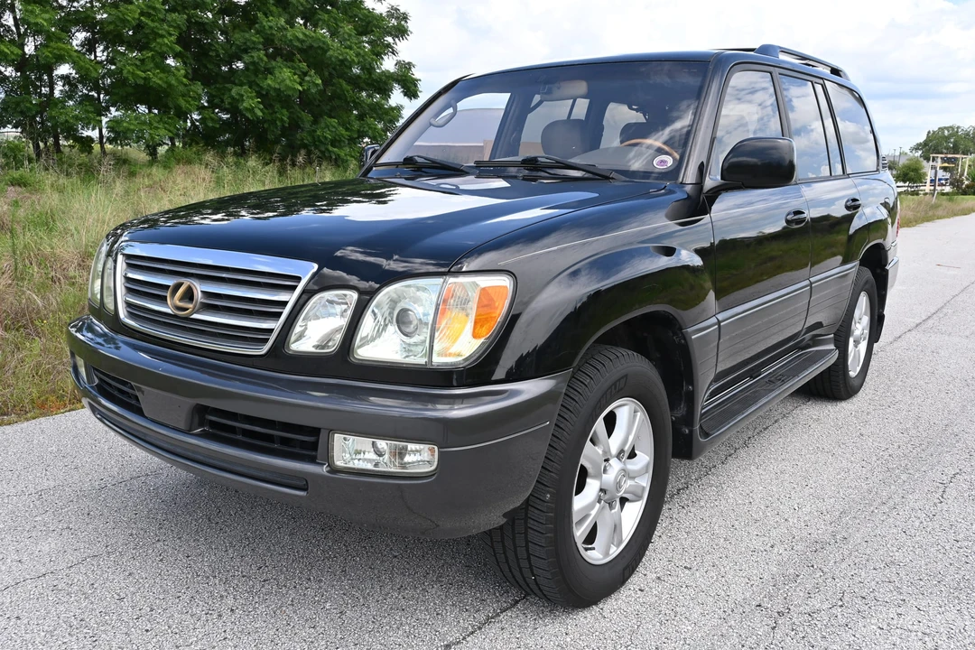 2003 Lexus LX 2nd Gen - Image 5 of 31