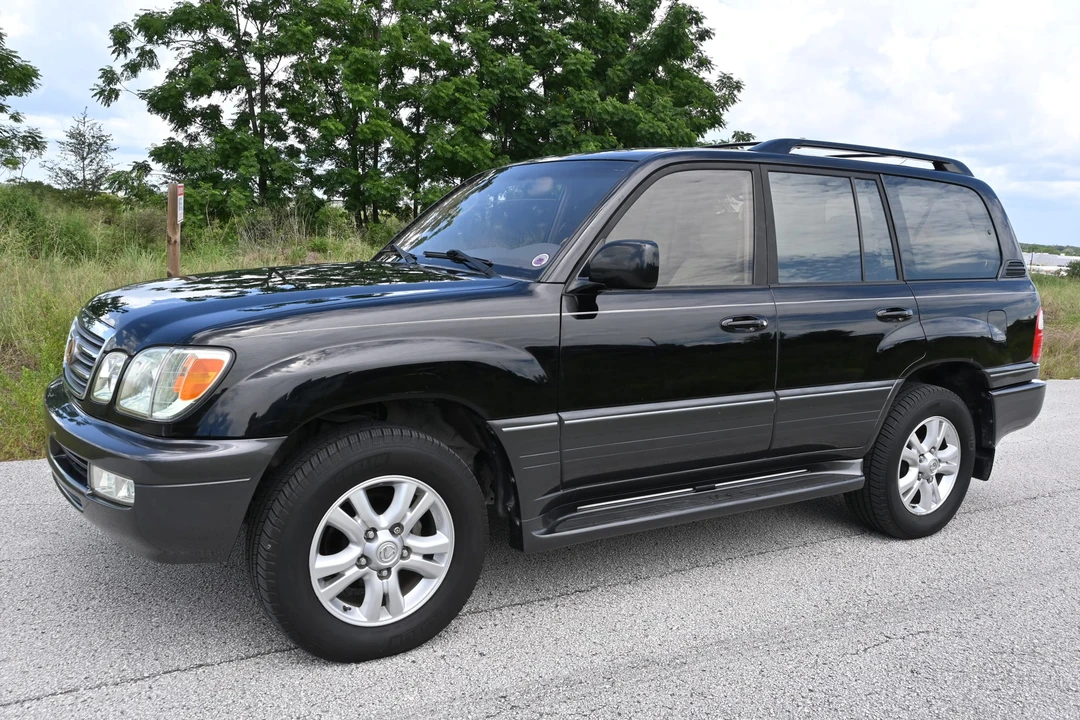 2003 Lexus LX 2nd Gen - Image 8 of 31