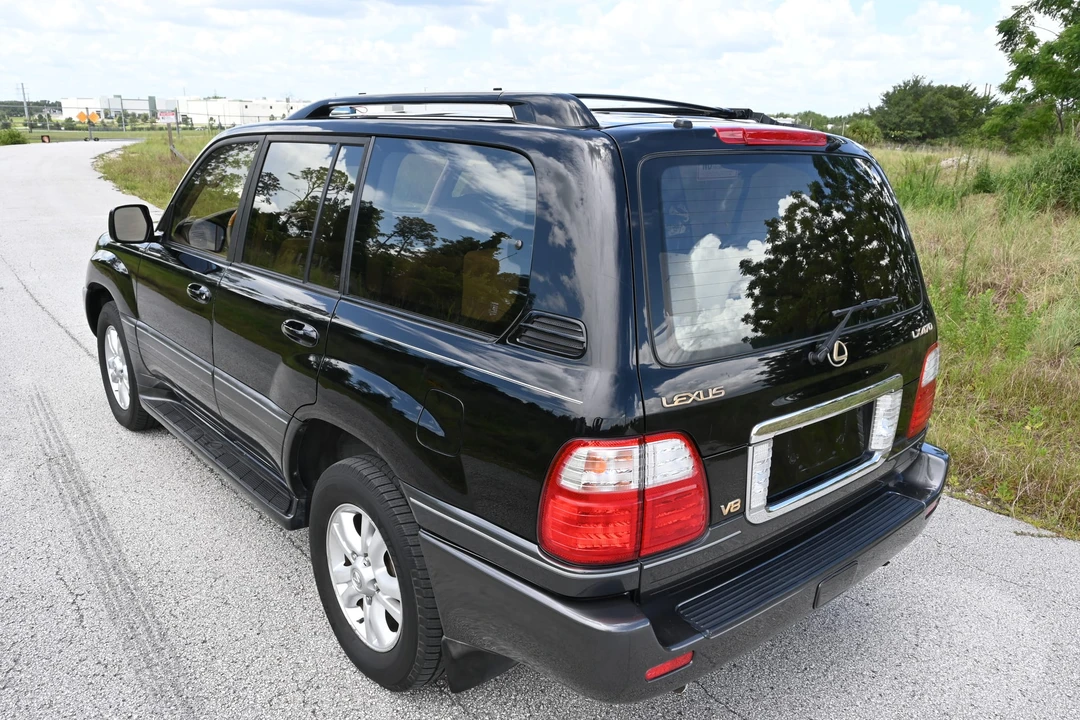 2003 Lexus LX 2nd Gen - Image 13 of 31
