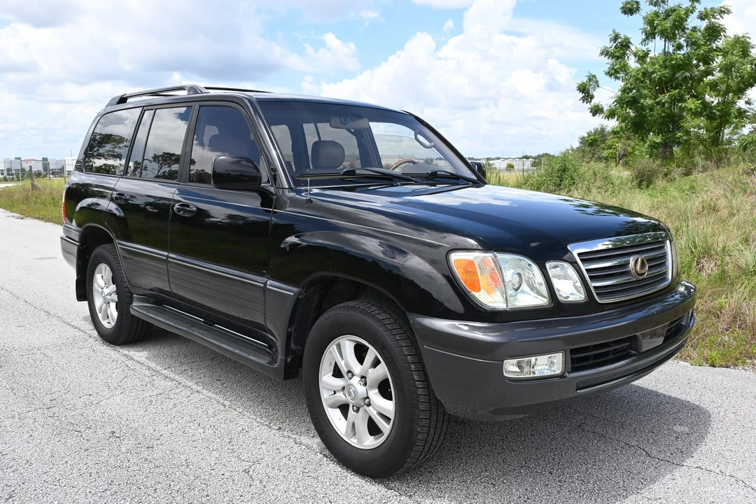 2003 Lexus LX 2nd Gen - Image 23 of 31