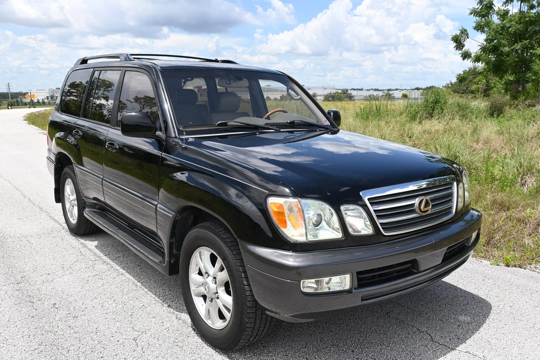 2003 Lexus LX 2nd Gen - Image 25 of 31