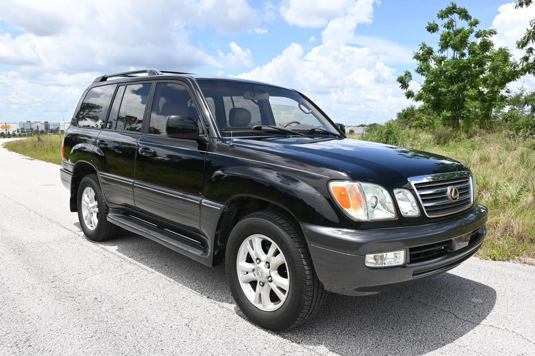 2003 Lexus LX 2nd Gen - Image 24 of 31
