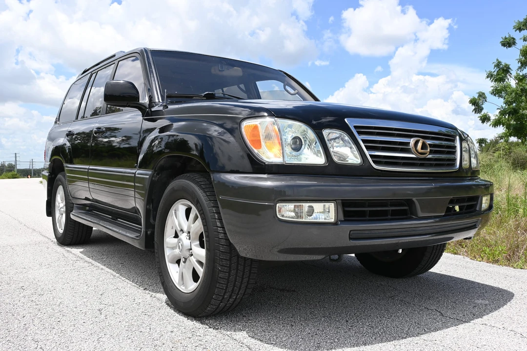 2003 Lexus LX 2nd Gen - Image 27 of 31