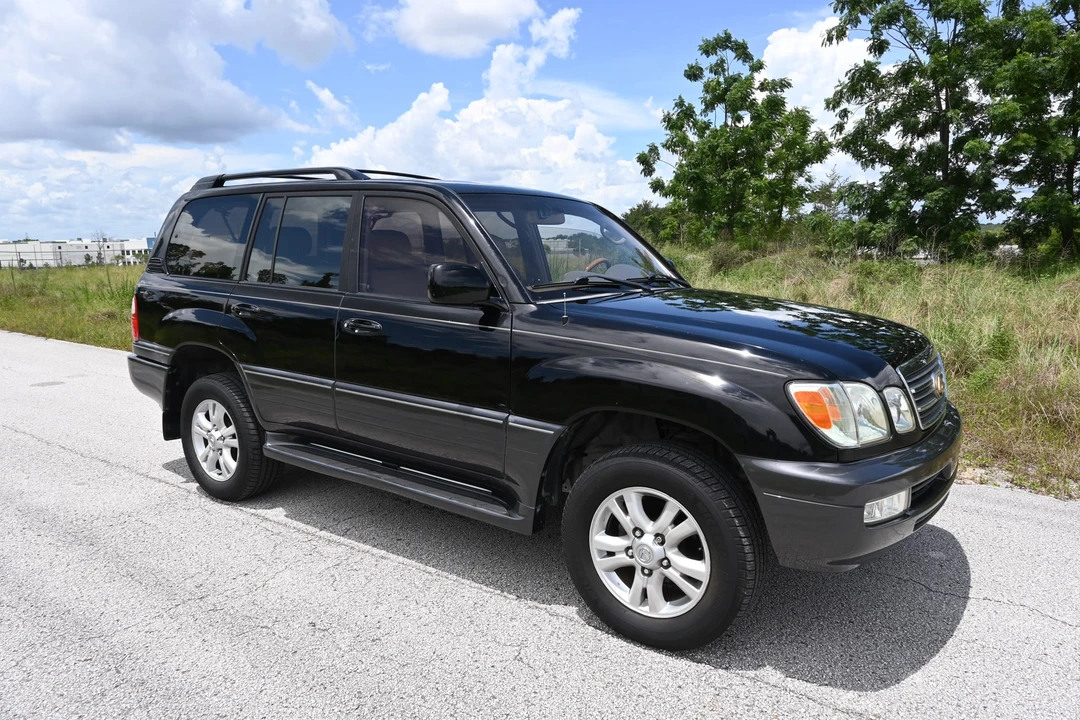 2003 Lexus LX 2nd Gen - Image 20 of 31