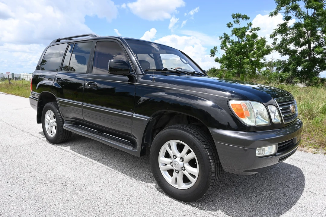 2003 Lexus LX 2nd Gen - Image 22 of 31