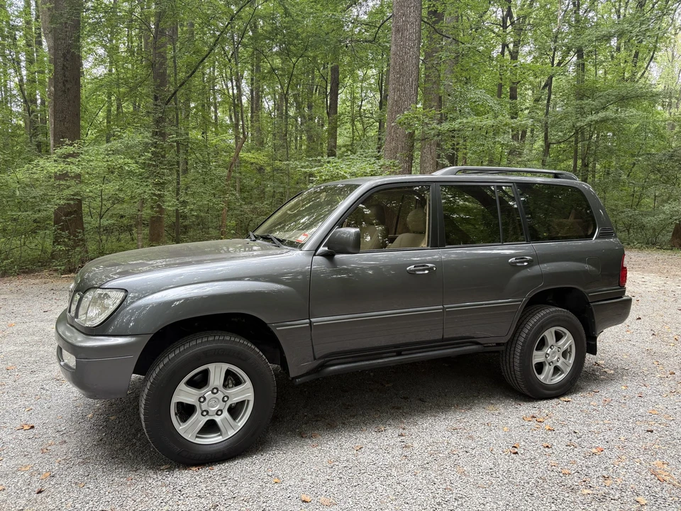 2003 Lexus LX 2nd Gen - Image 22 of 31