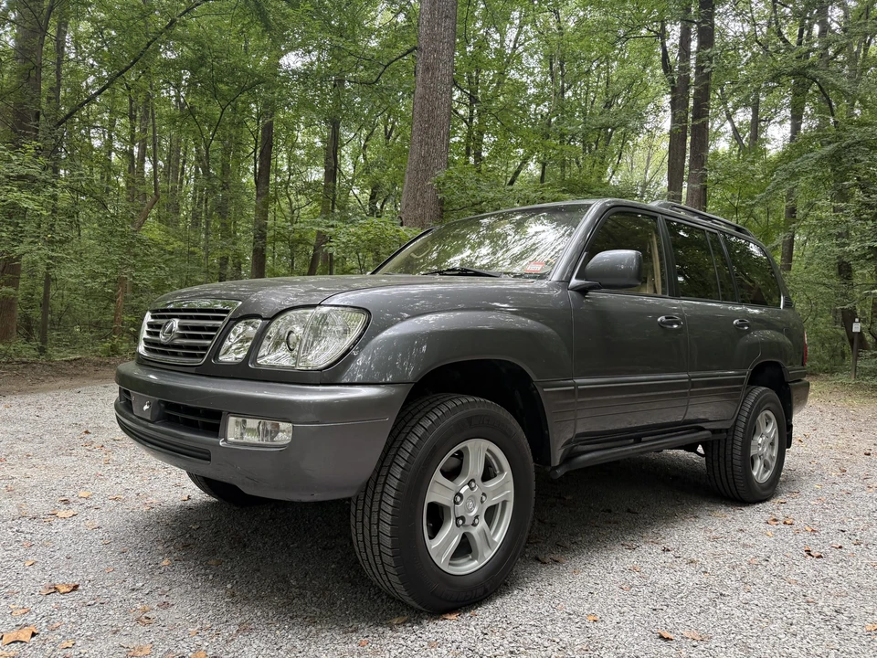 2003 Lexus LX 2nd Gen - Image 2 of 31