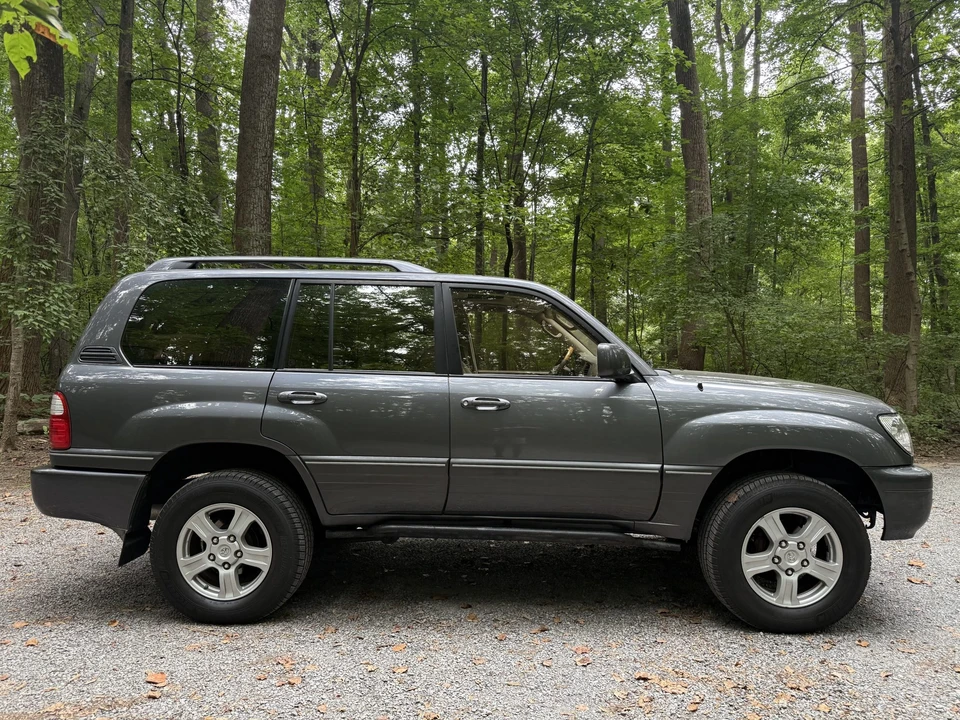 2003 Lexus LX 2nd Gen - Image 13 of 31