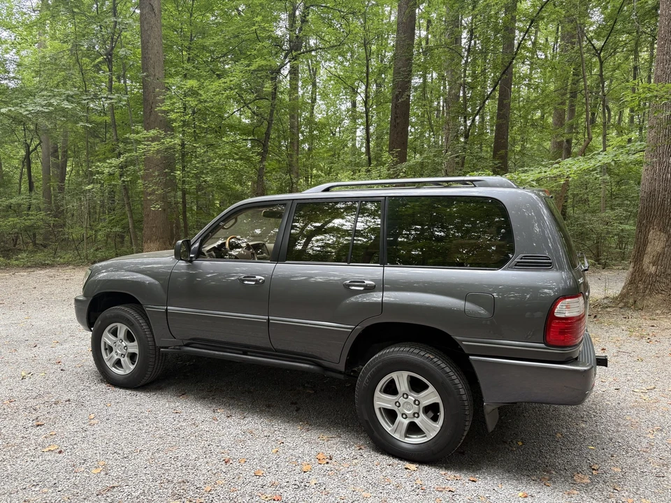 2003 Lexus LX 2nd Gen - Image 19 of 31