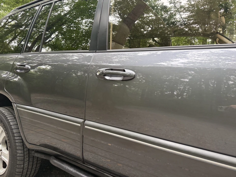 2003 Lexus LX 2nd Gen - Image 29 of 31
