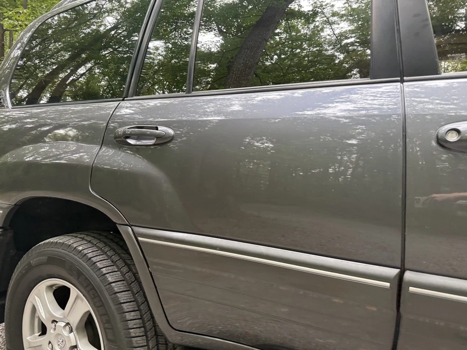 2003 Lexus LX 2nd Gen - Image 28 of 31