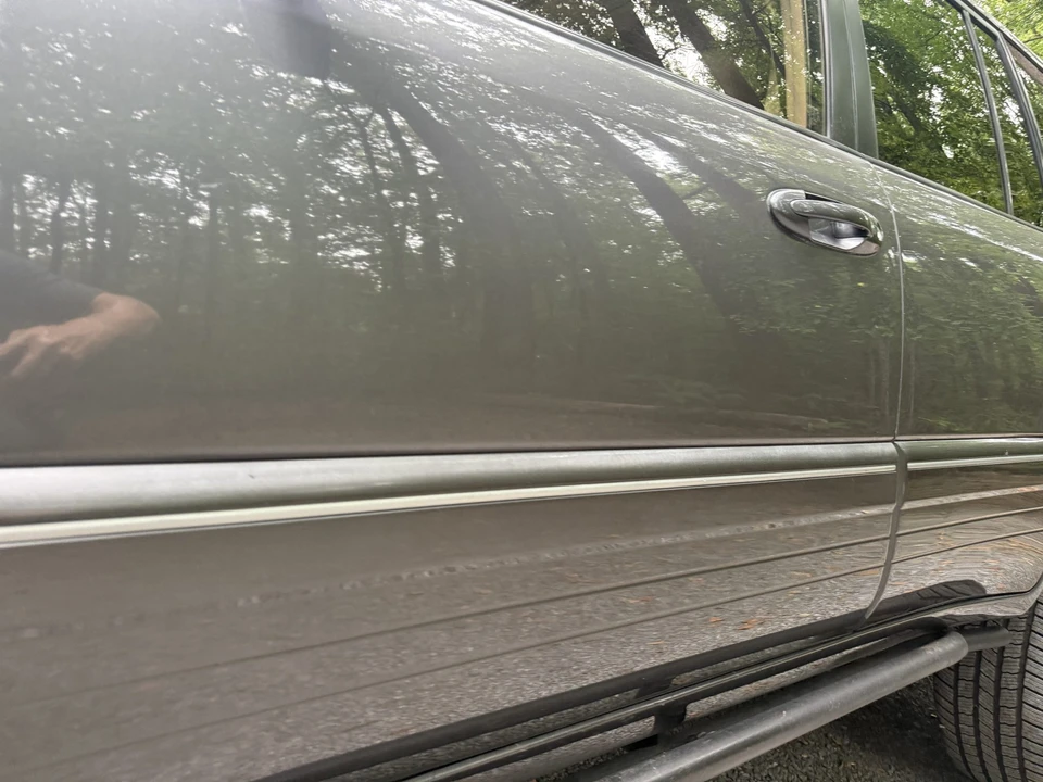 2003 Lexus LX 2nd Gen - Image 25 of 31