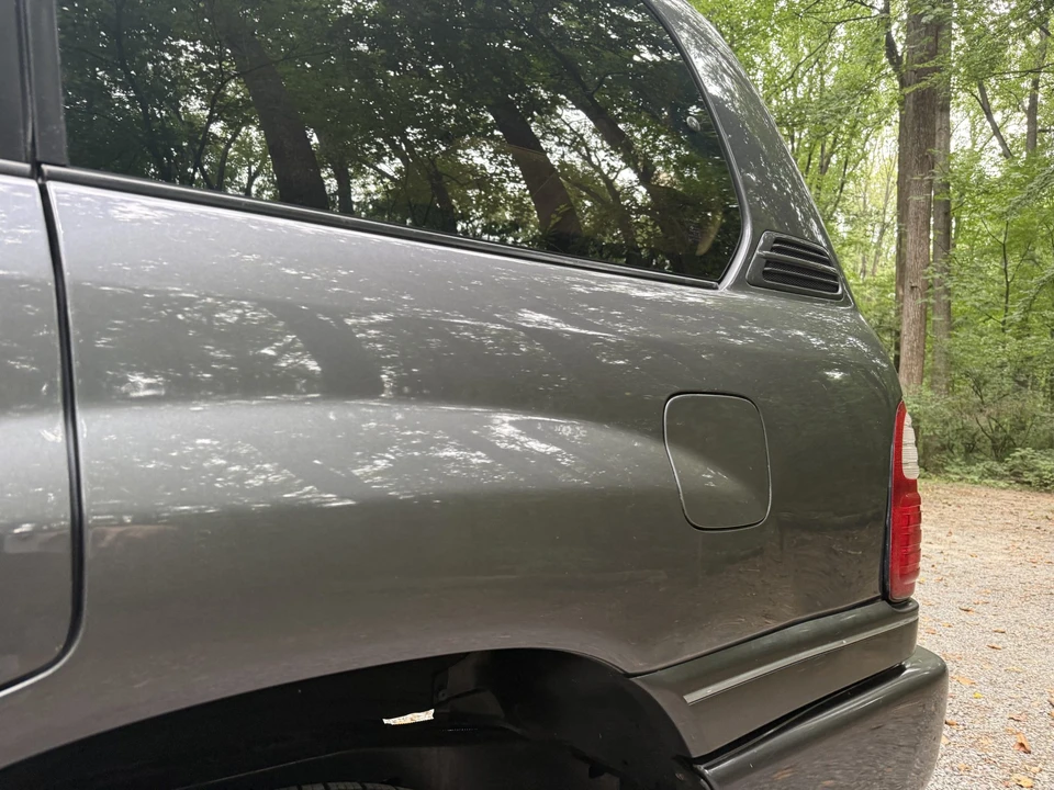2003 Lexus LX 2nd Gen - Image 26 of 31