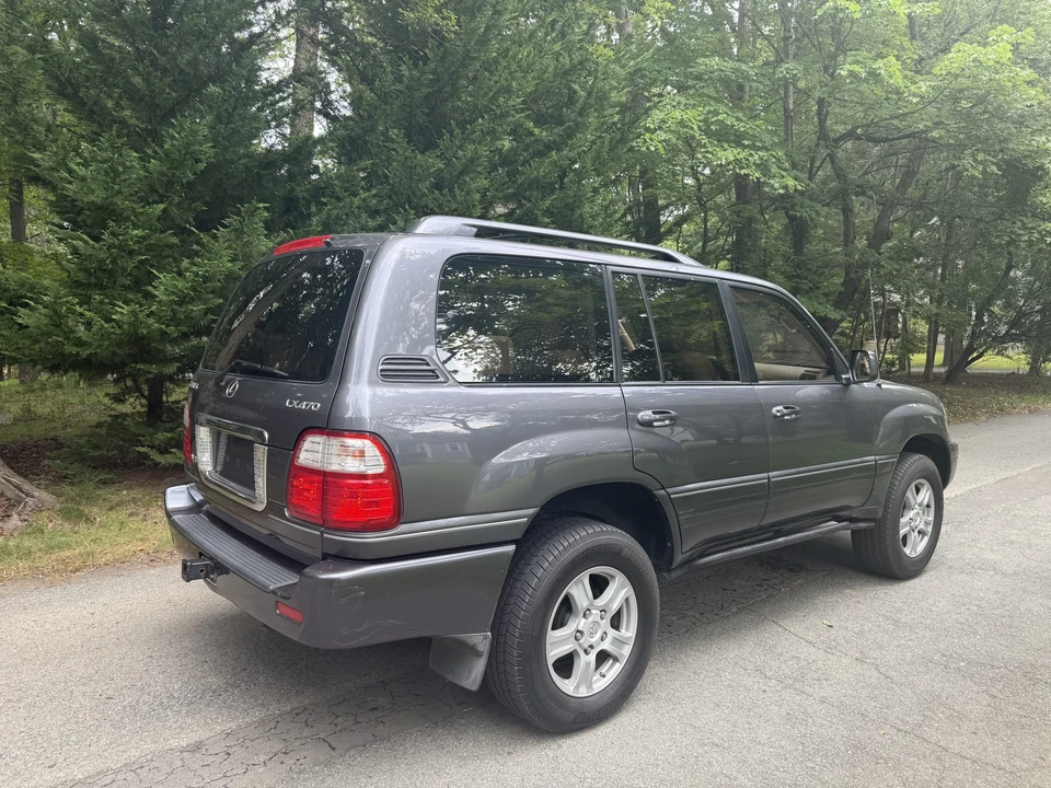 2003 Lexus LX 2nd Gen - Image 14 of 31