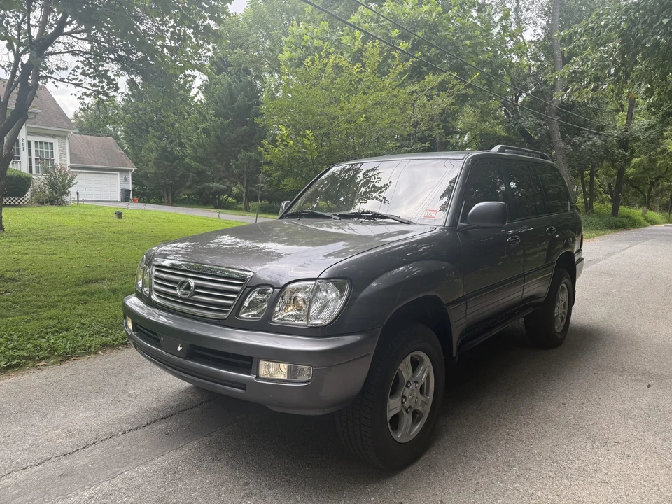 2003 Lexus LX 2nd Gen - Image 3 of 31