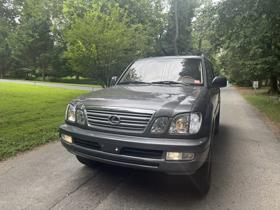 2003 Lexus LX 2nd Gen - Image 4 of 31