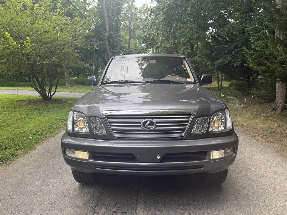 2003 Lexus LX 2nd Gen - Image 6 of 31