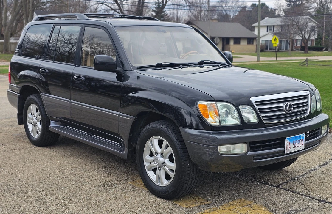 2003 Lexus LX 2nd Gen - Image 9 of 31