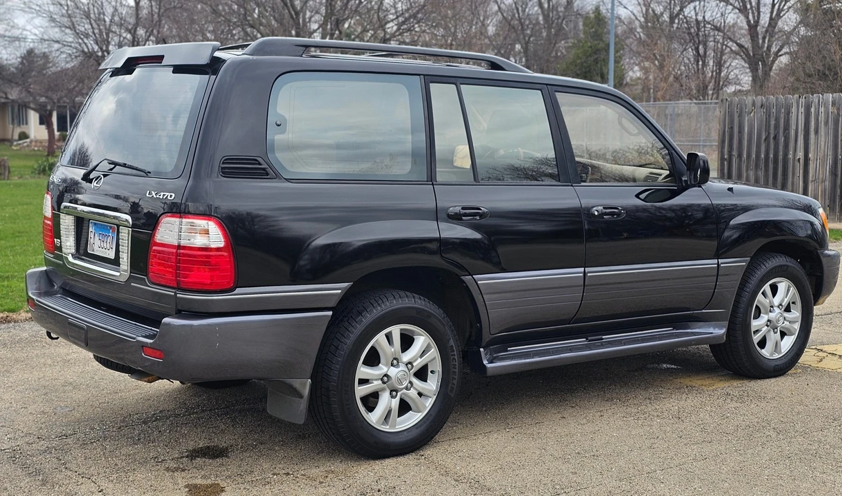 2003 Lexus LX 2nd Gen - Image 15 of 31