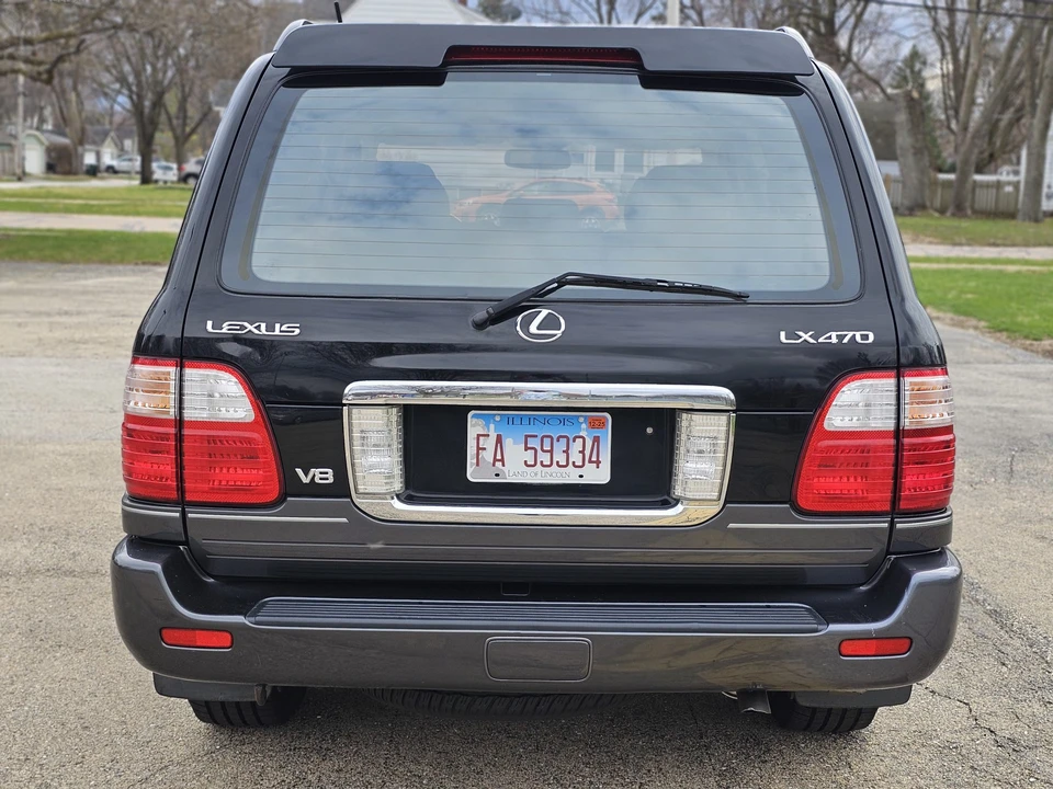 2003 Lexus LX 2nd Gen - Image 21 of 31