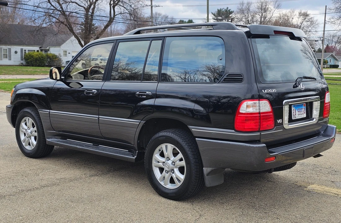 2003 Lexus LX 2nd Gen - Image 29 of 31