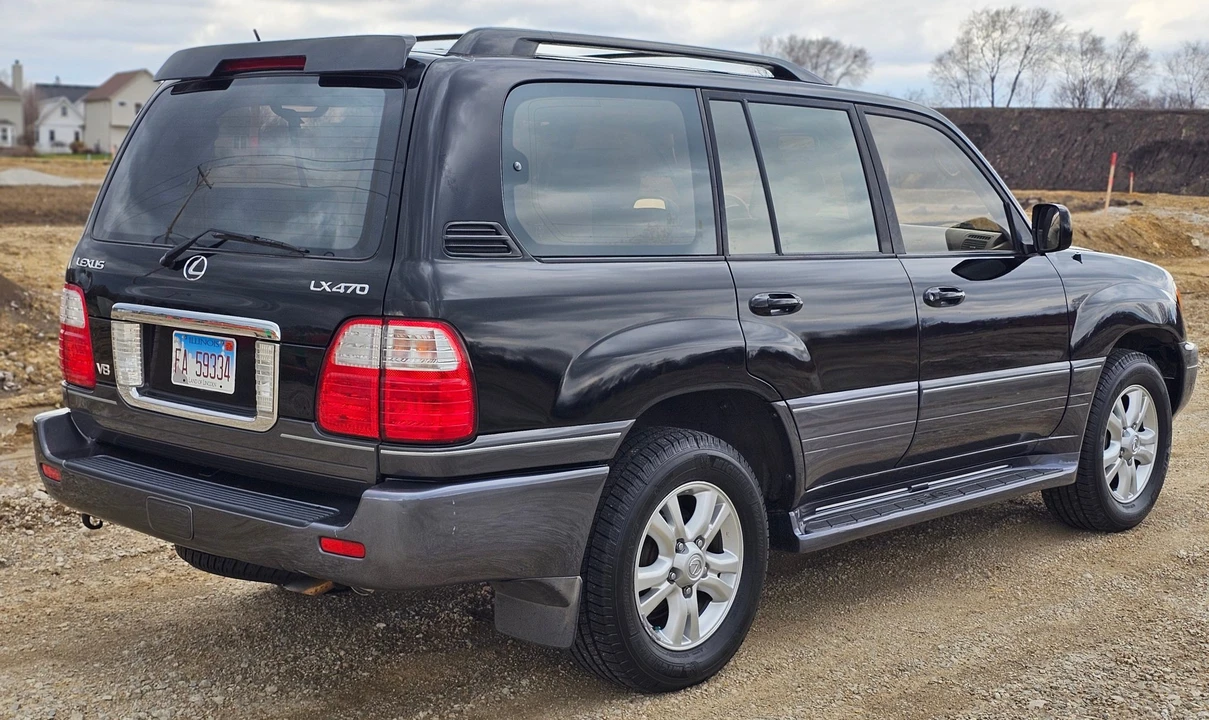 2003 Lexus LX 2nd Gen - Image 17 of 31