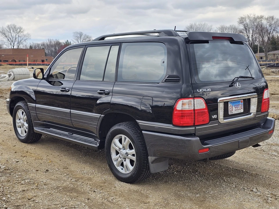 2003 Lexus LX 2nd Gen - Image 26 of 31