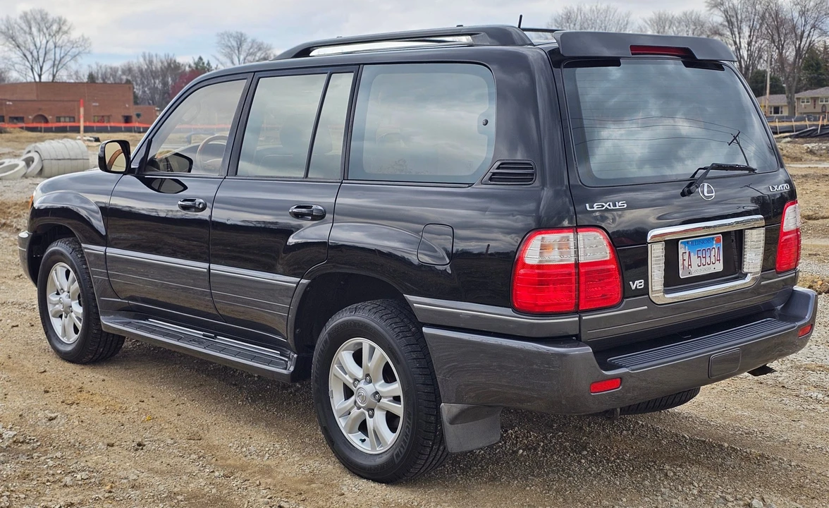 2003 Lexus LX 2nd Gen - Image 27 of 31