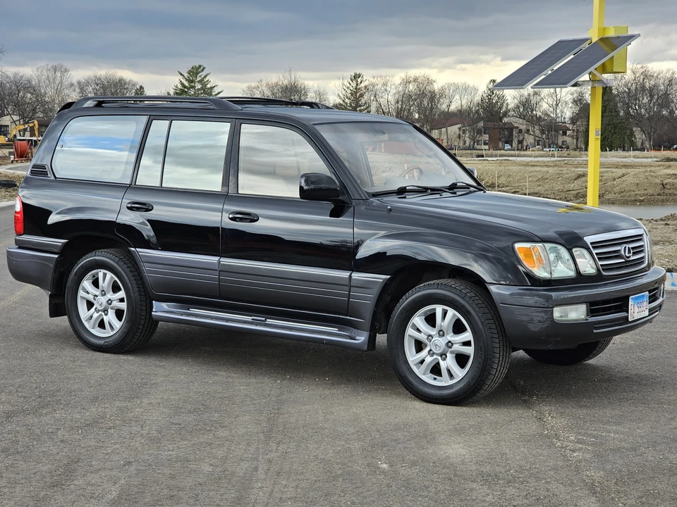 2003 Lexus LX 2nd Gen - Image 12 of 31