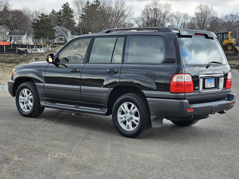 2003 Lexus LX 2nd Gen - Image 28 of 31