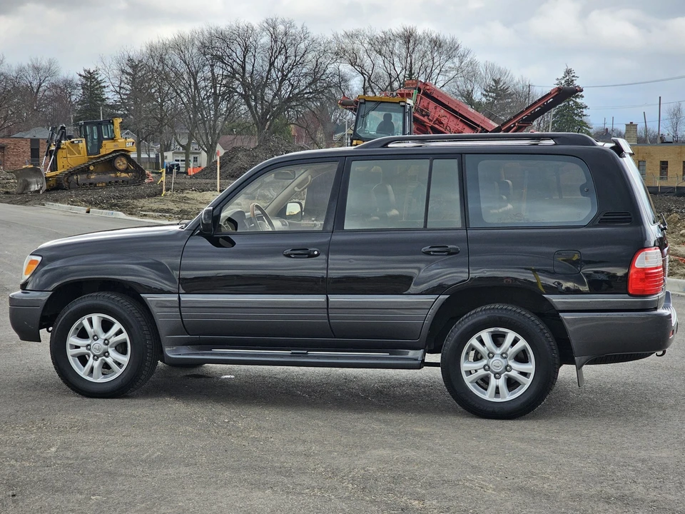 2003 Lexus LX 2nd Gen - Image 30 of 31