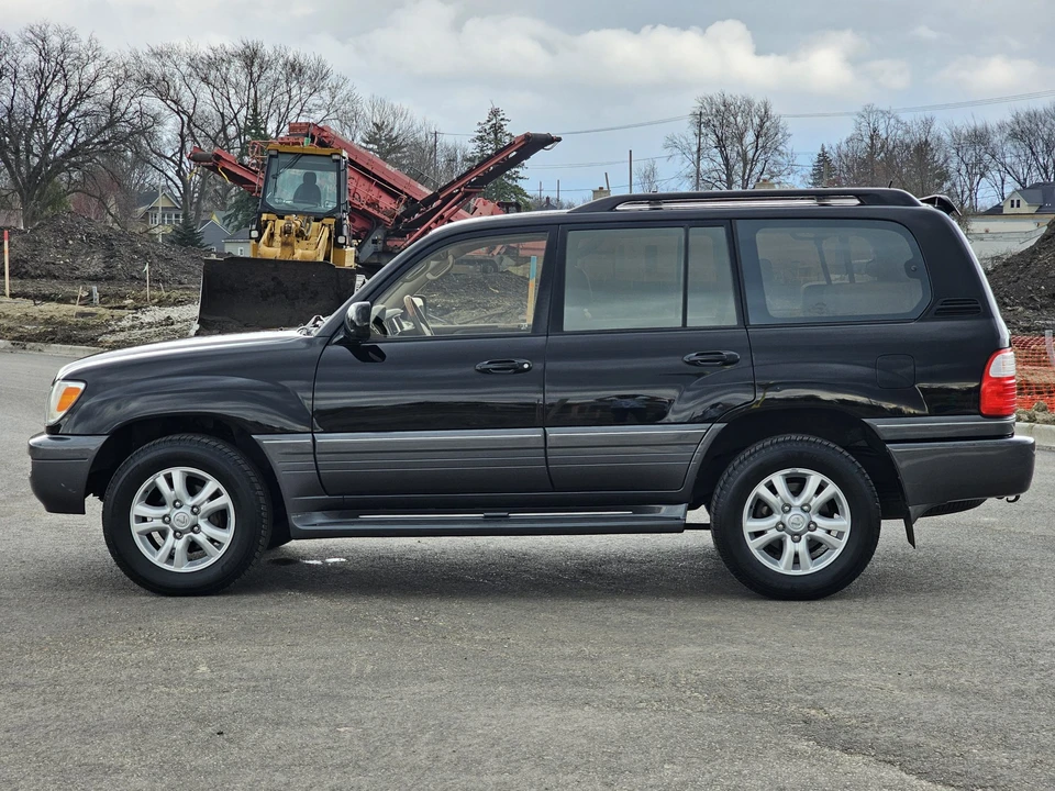 2003 Lexus LX 2nd Gen - Image 31 of 31