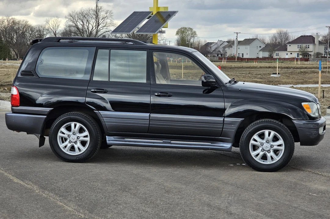 2003 Lexus LX 2nd Gen - Image 14 of 31