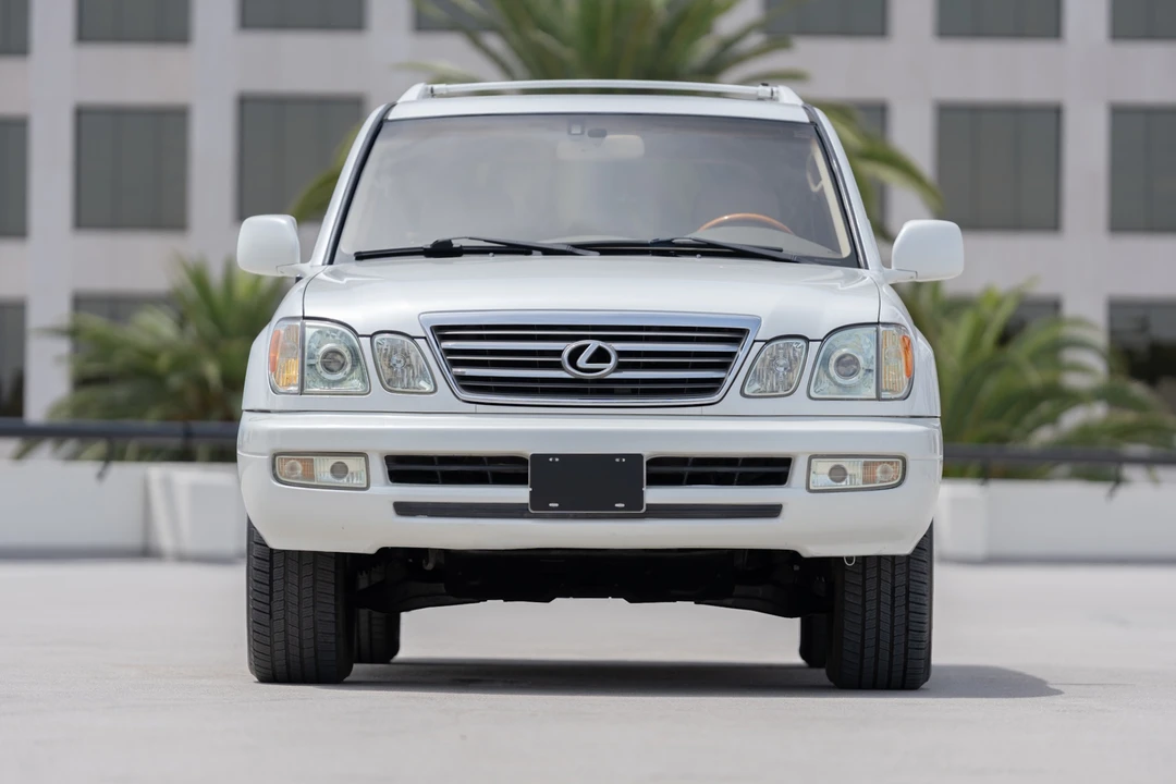 2003 Lexus LX 2nd Gen - Image 6 of 31