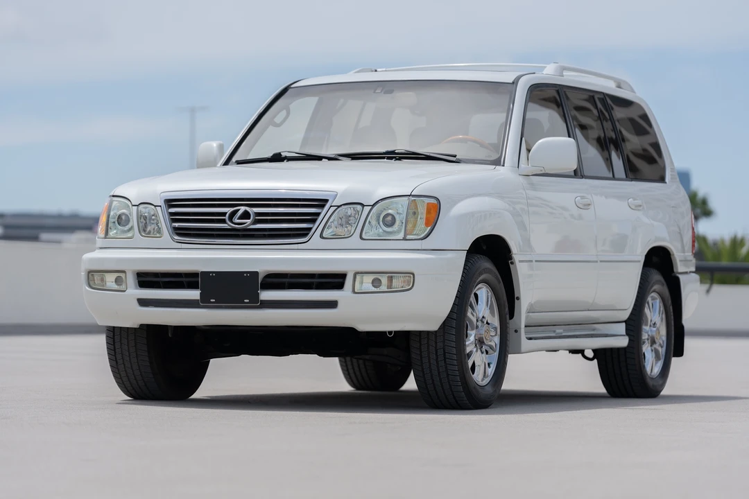 2003 Lexus LX 2nd Gen - Image 8 of 31