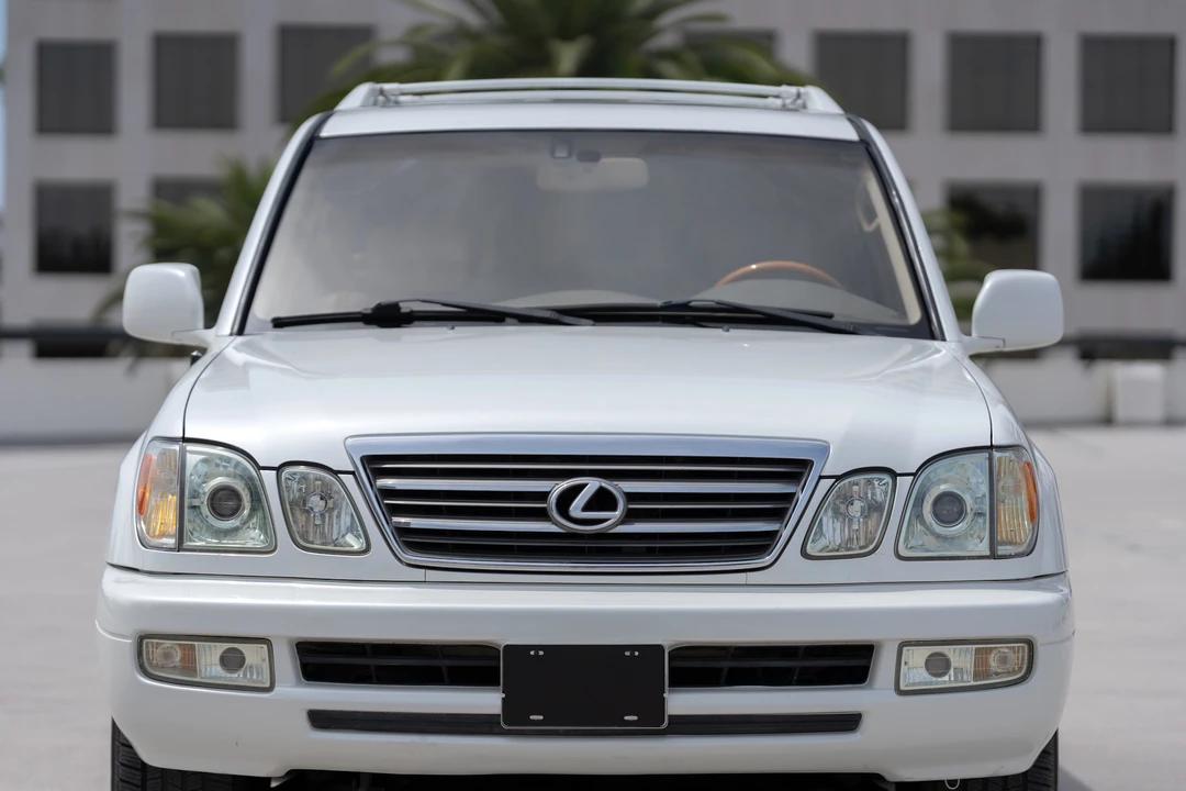 2003 Lexus LX 2nd Gen - Image 7 of 31