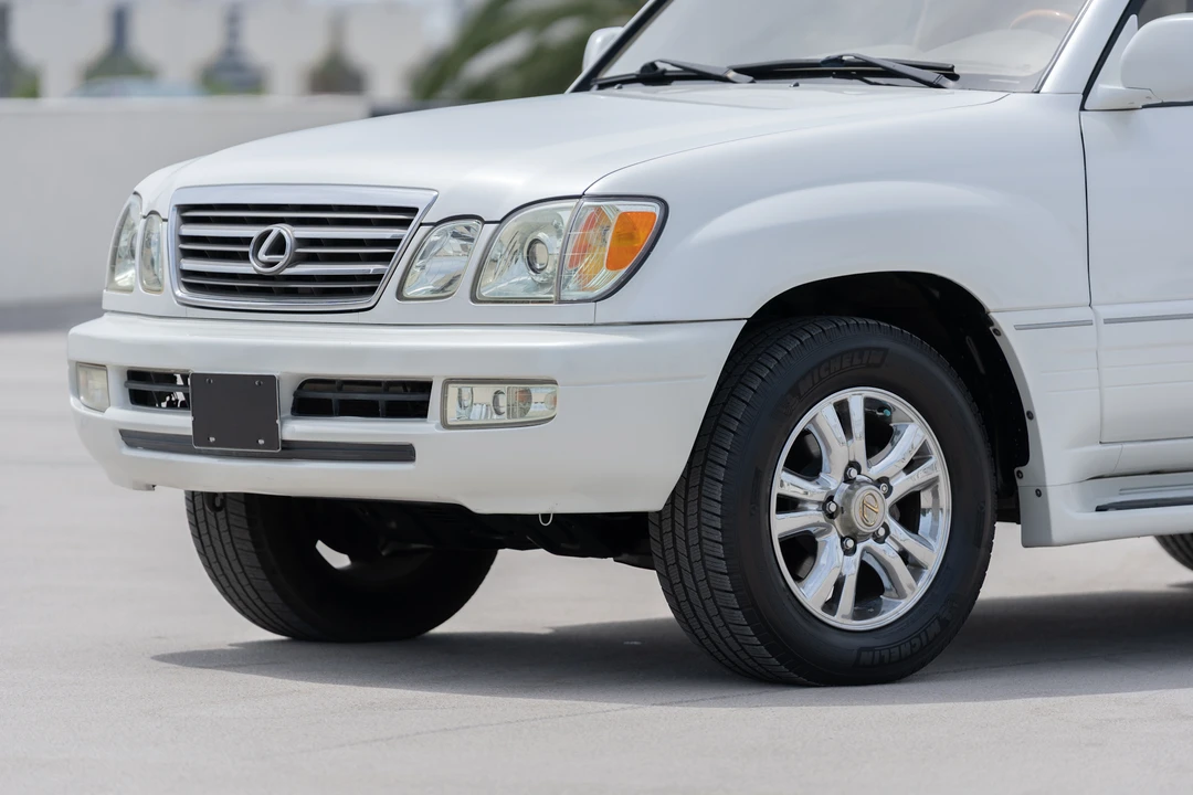 2003 Lexus LX 2nd Gen - Image 27 of 31