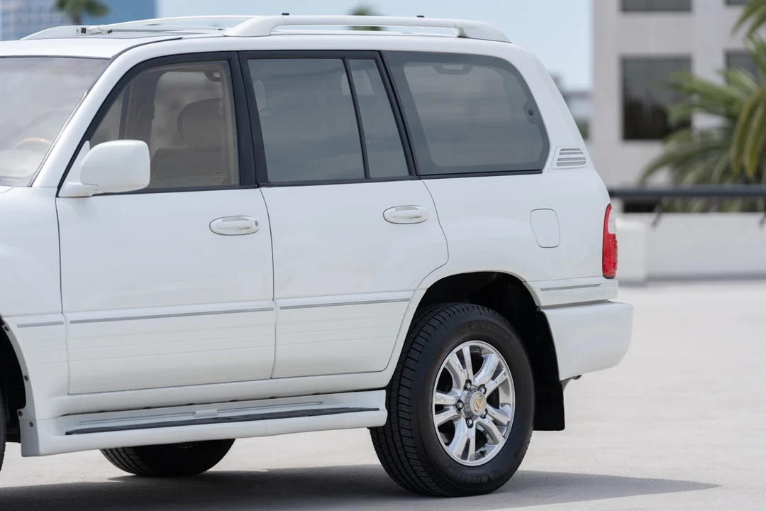 2003 Lexus LX 2nd Gen - Image 29 of 31