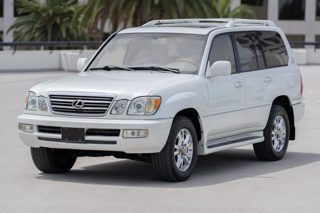 2003 Lexus LX 2nd Gen - Image 9 of 31