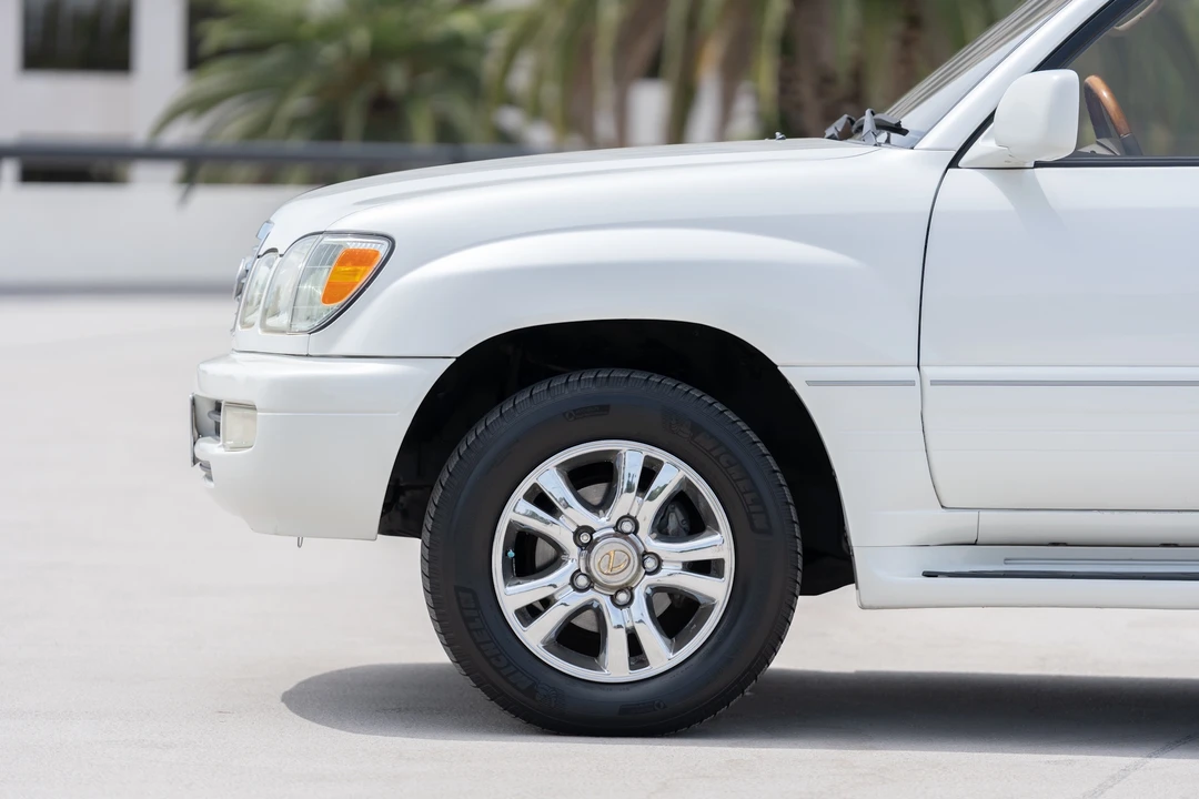 2003 Lexus LX 2nd Gen - Image 30 of 31