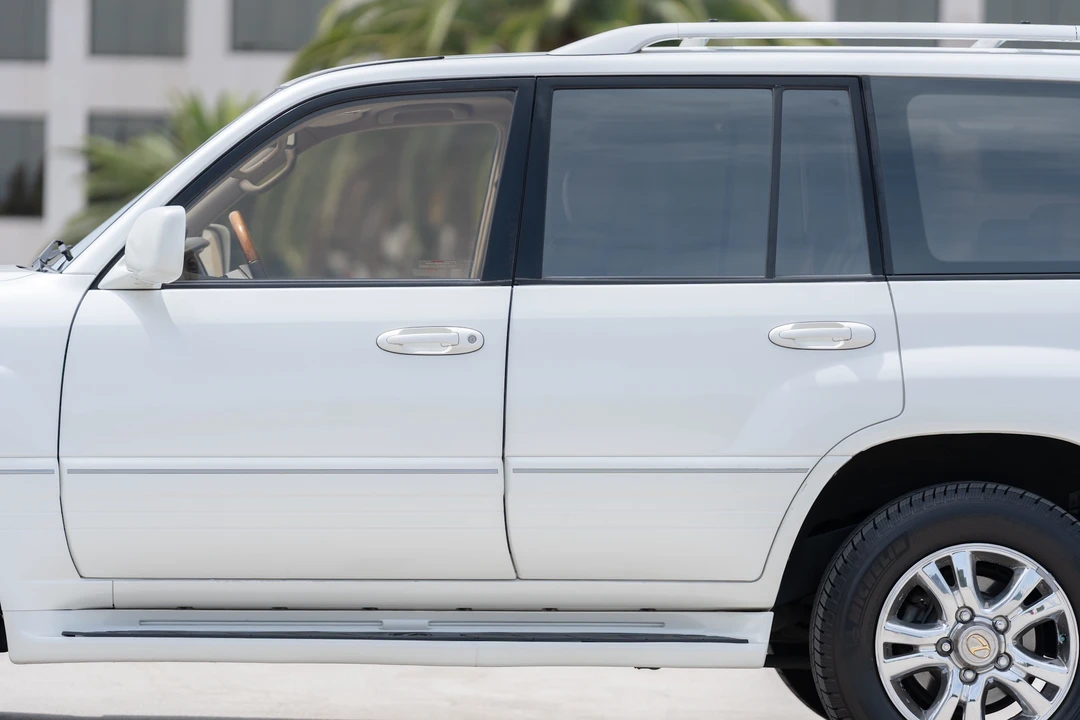2003 Lexus LX 2nd Gen - Image 31 of 31