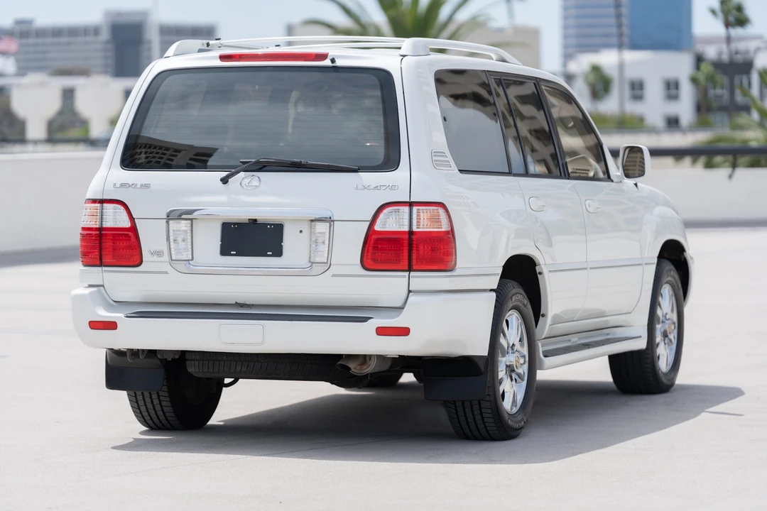 2003 Lexus LX 2nd Gen - Image 20 of 31