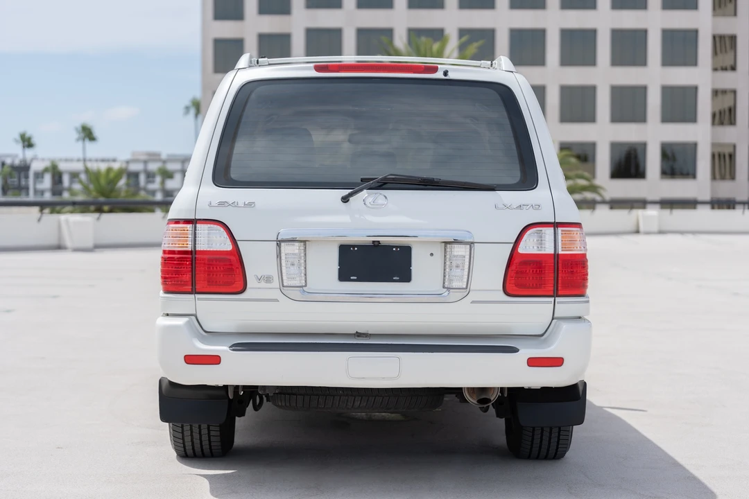 2003 Lexus LX 2nd Gen - Image 18 of 31