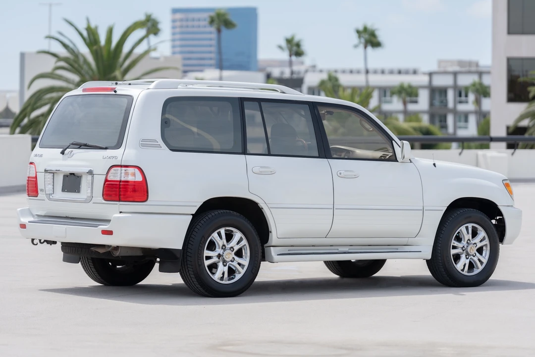 2003 Lexus LX 2nd Gen - Image 22 of 31